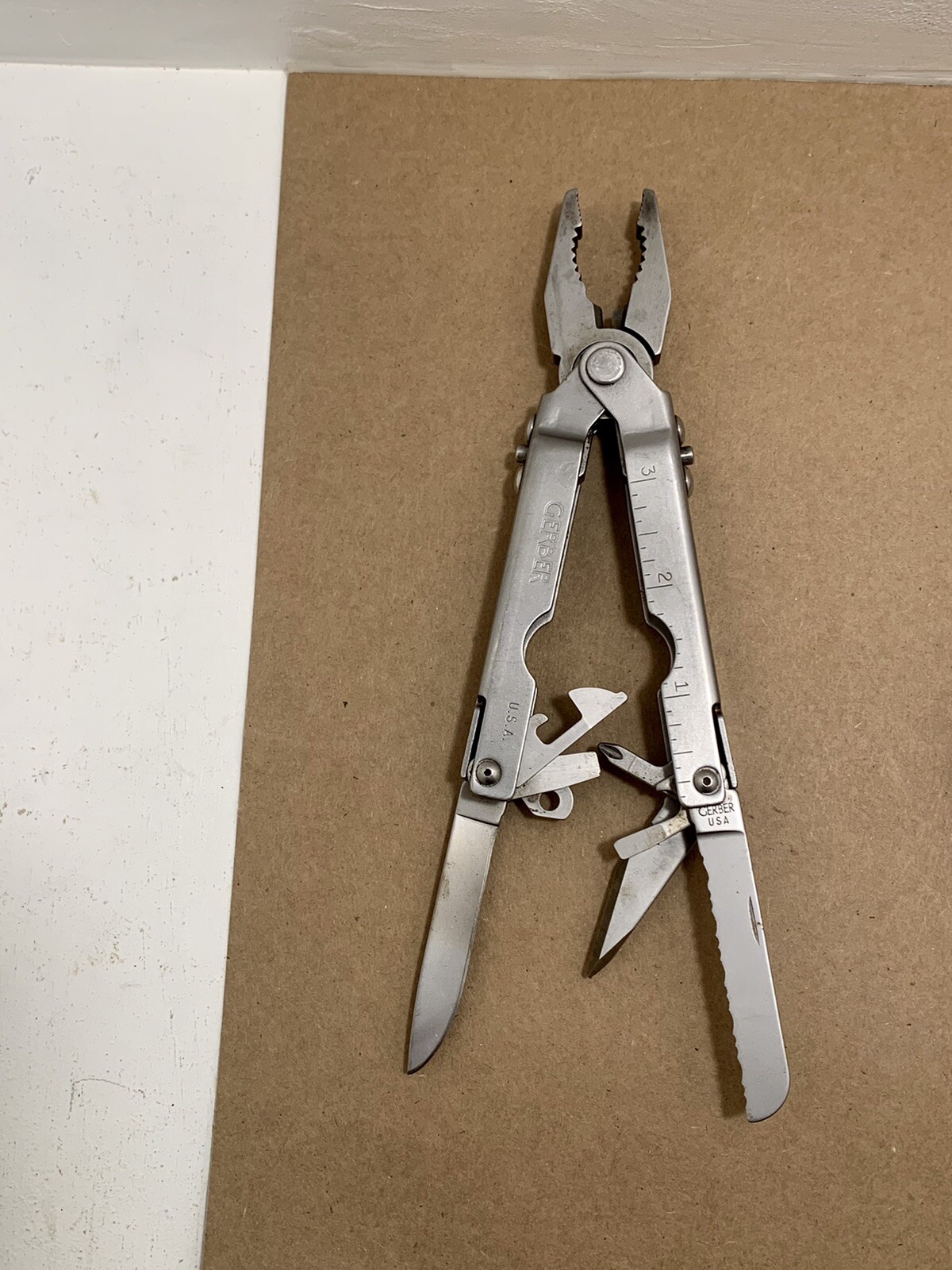 4 Gerber Knives: Blunt Nose MP400 Multi-Tool, Crucial, 7” Paraframe, 8” Fixed