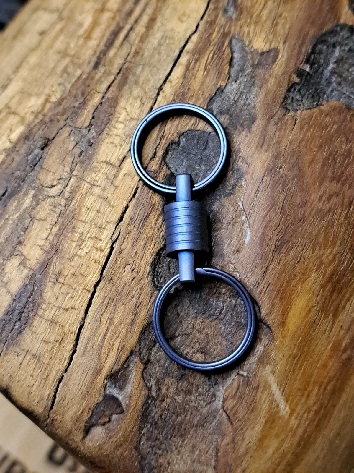 Pro Mini Series Anodized Titanium Swivel With 16mm Titanium Keyrings