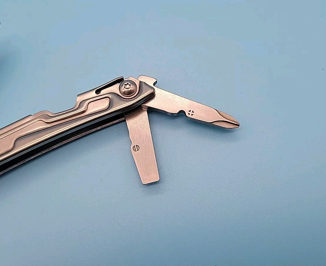 Leatherman Rev Multi-Tool – Pliers, Knife, Screwdrivers, Can Opener, File