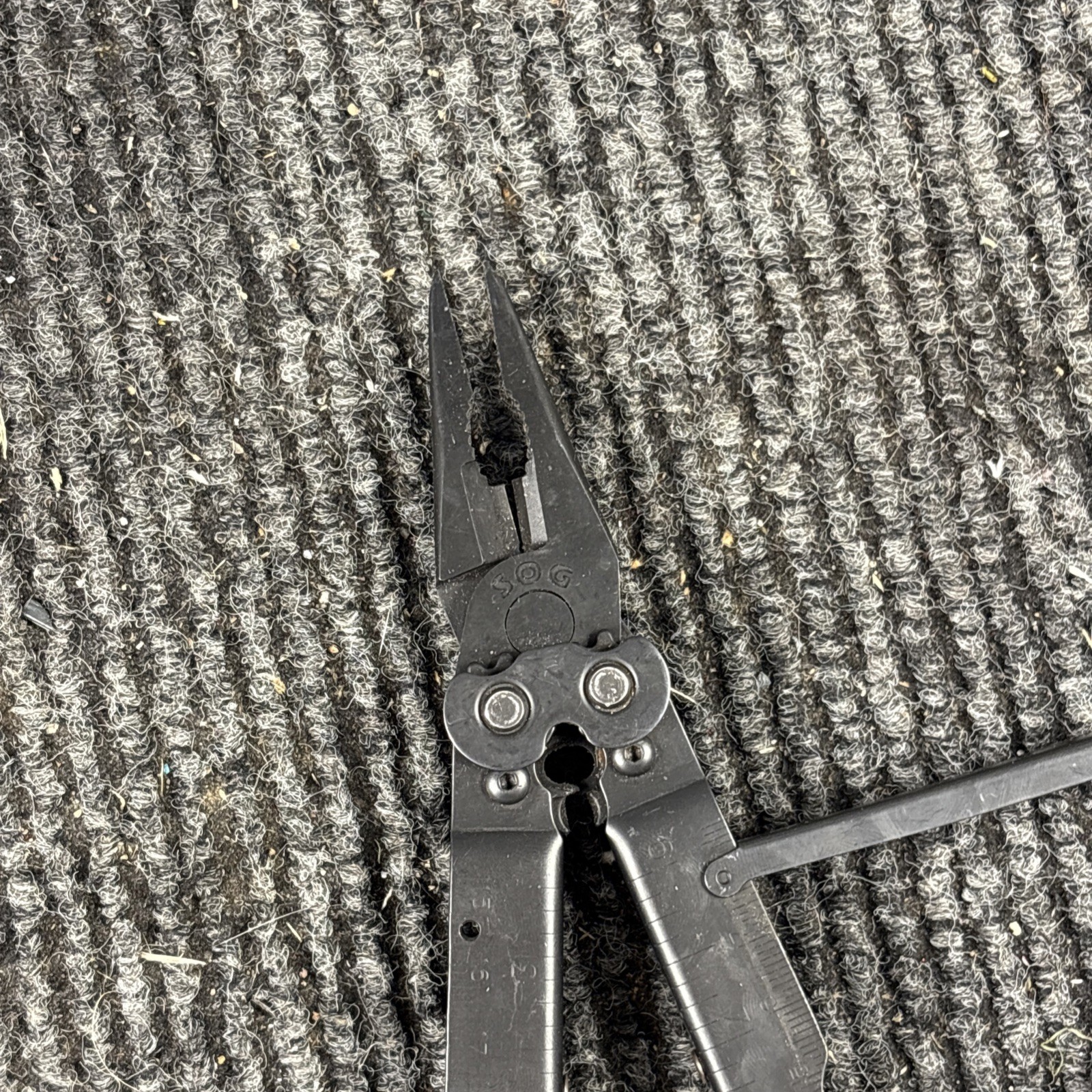 SOG PowerLock Multi Tool! BLACK! (401)