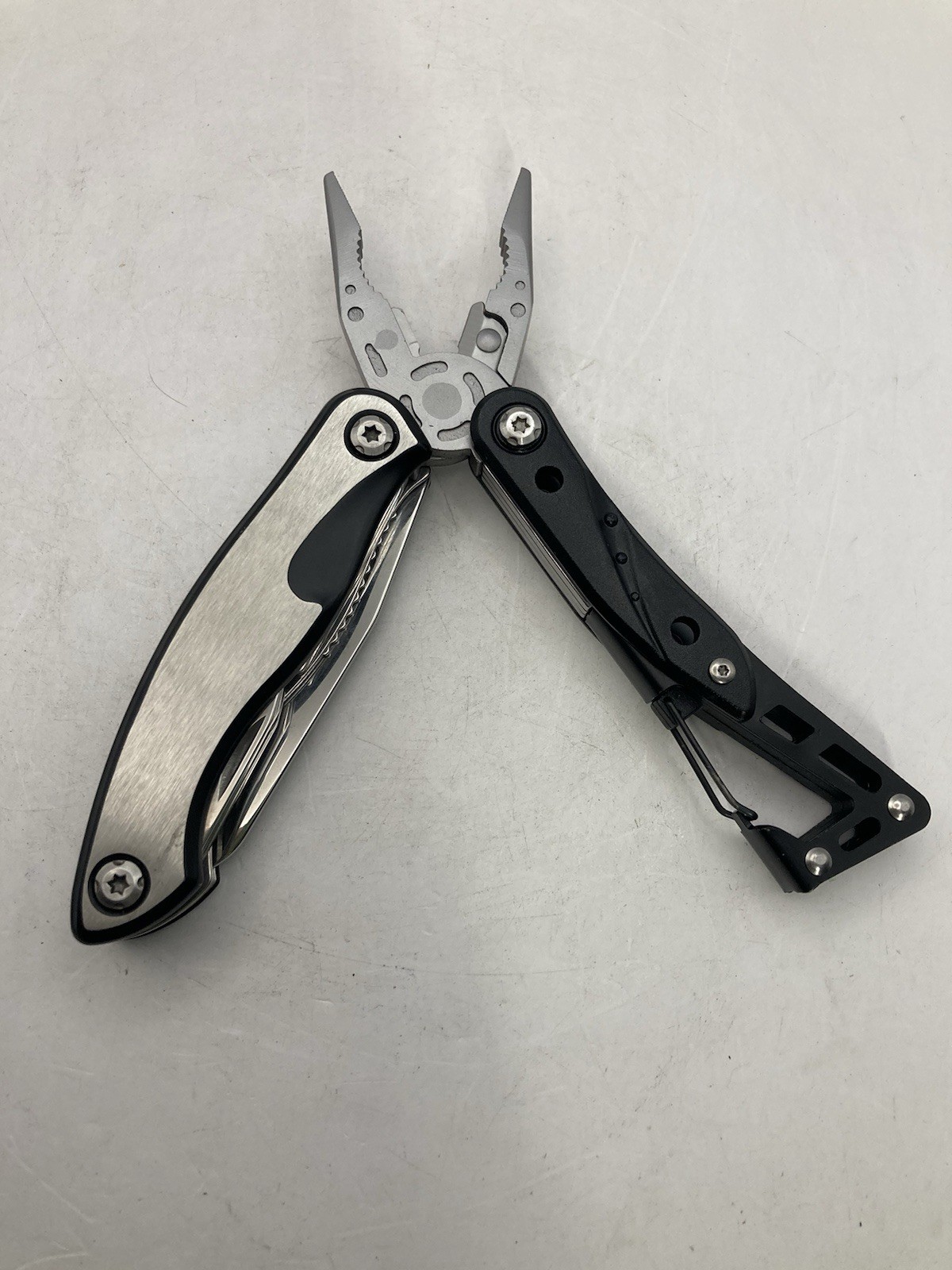 Multi Tool Knife In Nylon Case With Belt Loop. Prairie Valley