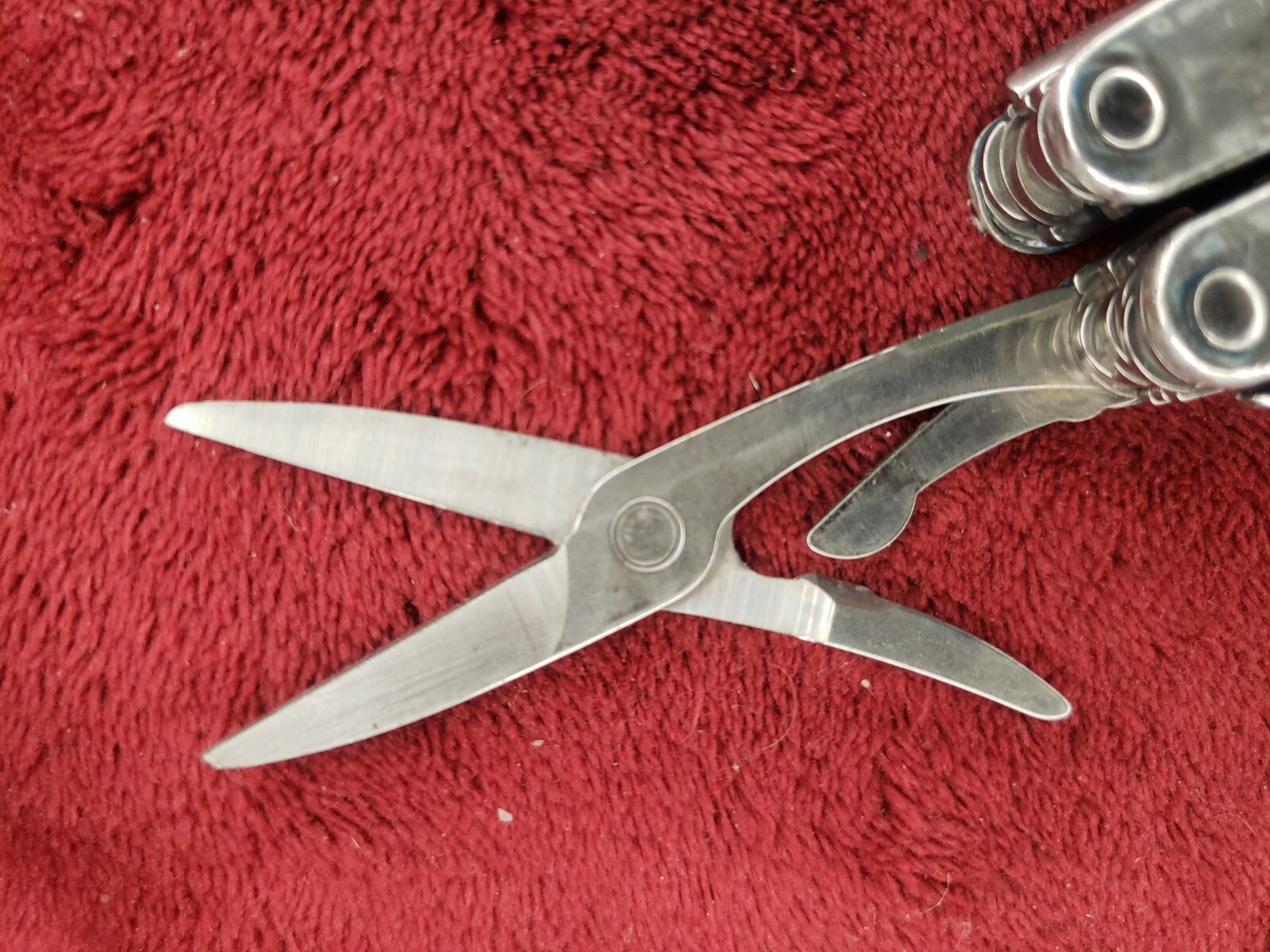 Leatherman Juice CS4 Multi-Tool Stainless Pliers Multi Tool read