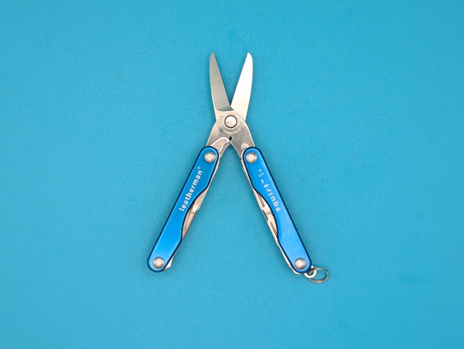 Leatherman “Squirt S4” Stainless Steel Multi Tool – BLUE! *A MENDEZ*