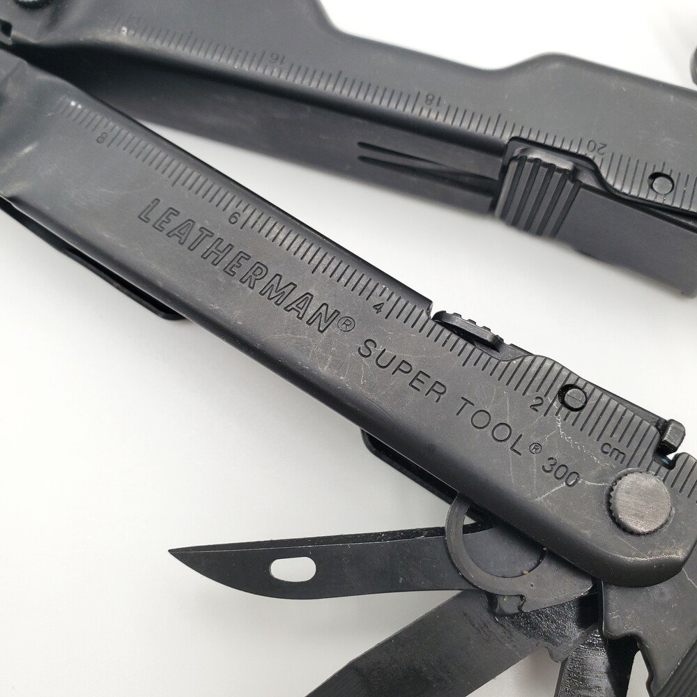 Leatherman Super Tool 300 Multi-Tools – Black
