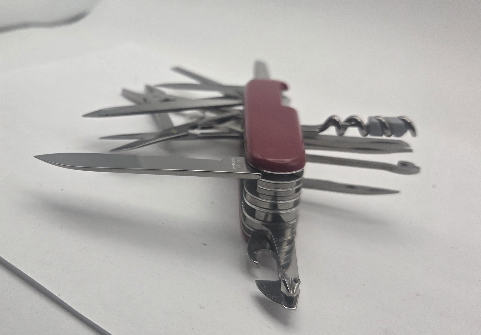 Victorinox SwissChamp Swiss Army Knife Red Multi-Tool Excellent Condition L-1