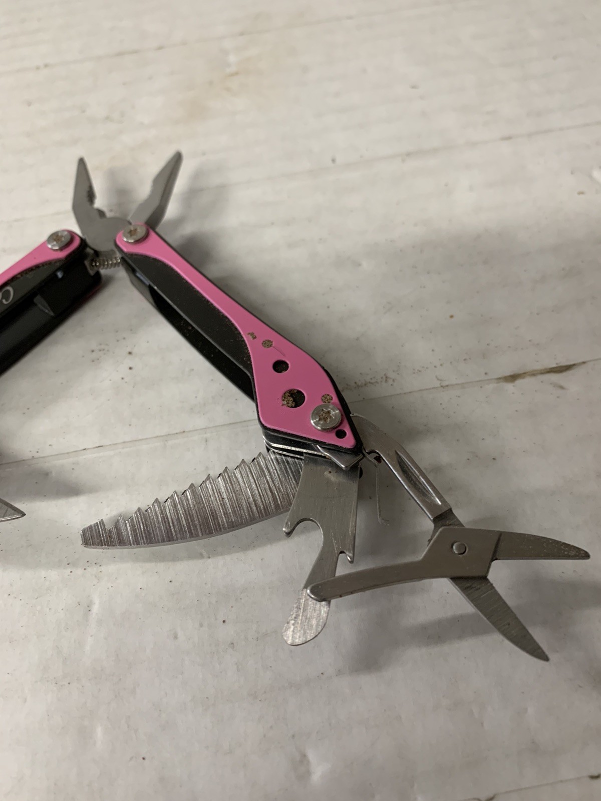 Cabela’s 7-in-1 Mini Multi-Tool Pink Pocket Knife Pliers Saw Scissors Bottle Can