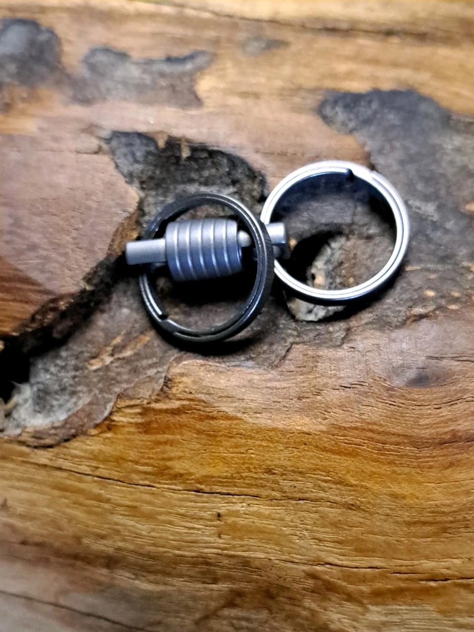 Pro Mini Series Titanium Swivel With 16mm Titanium Sidepush Keyrings