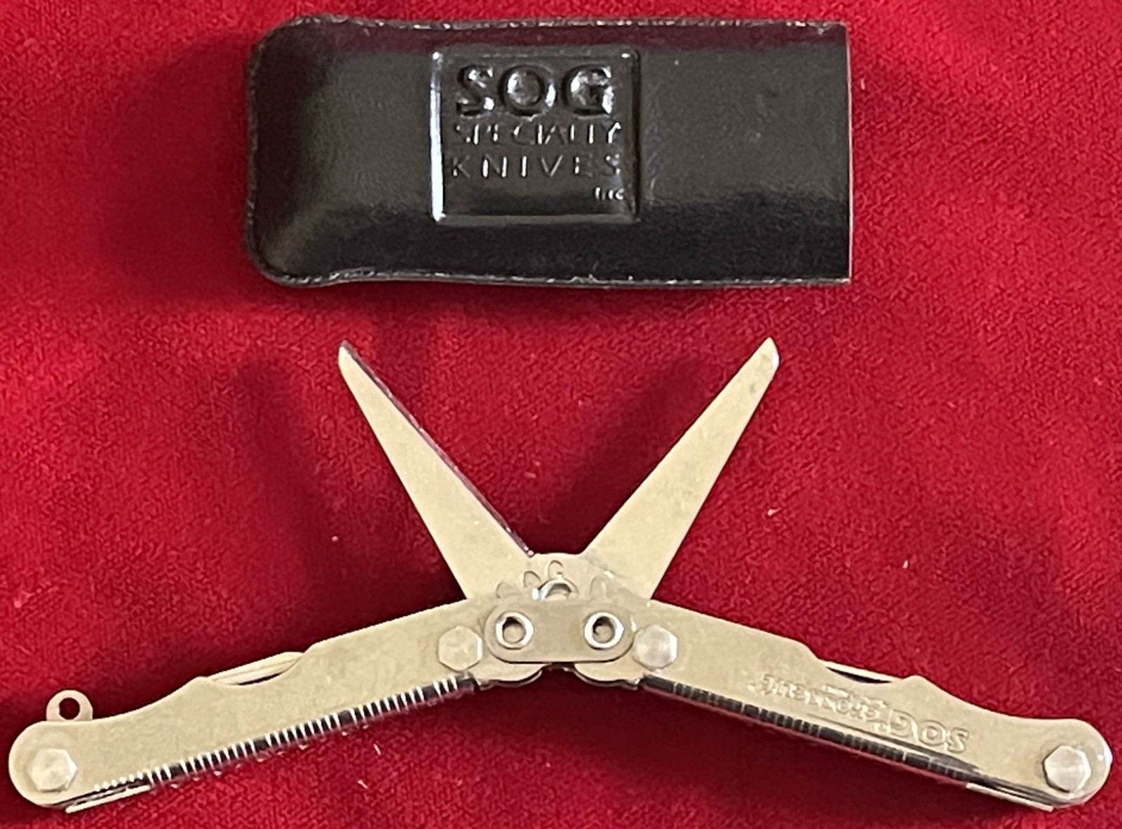 SOG CrossCut Mini Multi-Tool w/Sheath – Tweezers, Toothpick, Scissors & More!!!!