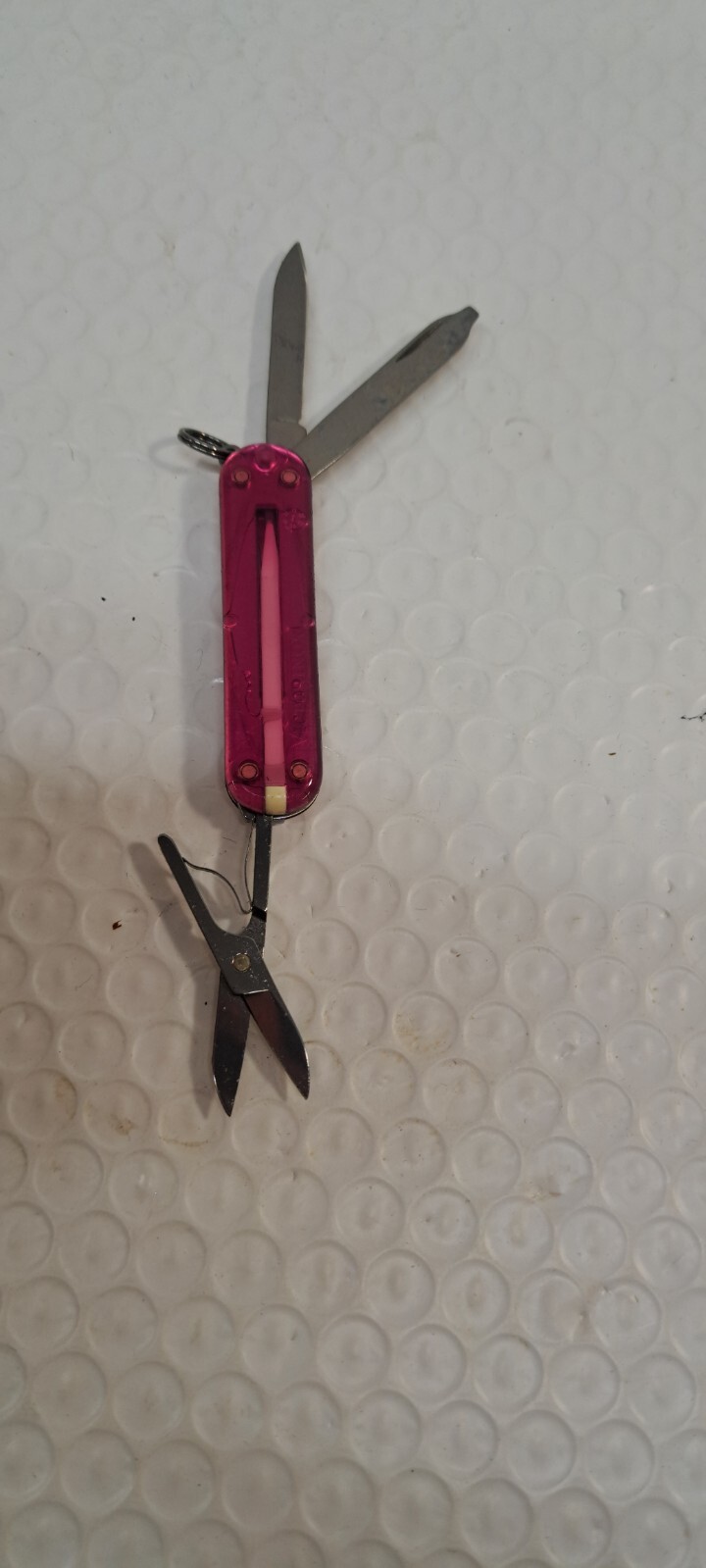 VICTORINOX CLASSIC SD 58MM SWISS ARMY KNIFE POCKET KEYCHAIN TRANSLUCENT PINK