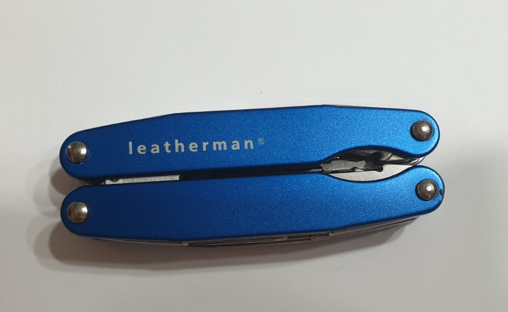 🔥 Leatherman Multi Tool Juice SC2 Blue Retired Walmart Rare Nice Condition