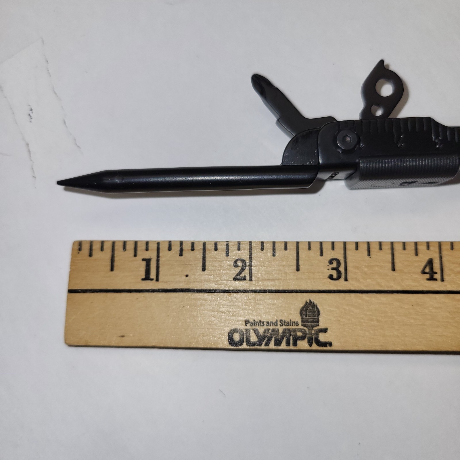 Multi tool 10 Tool Pliers Knife Screwdrivers Bottle Opener File Measure + Case