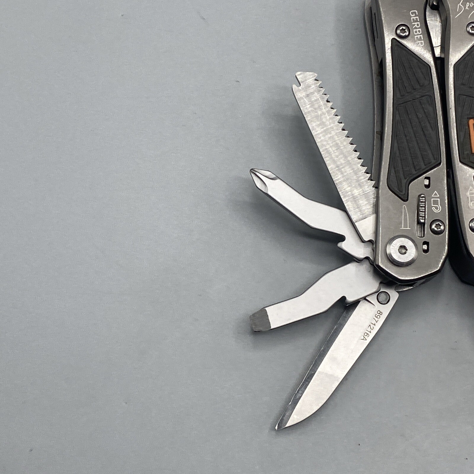 Gerber Bear Grylls Ultimate Multi tool with Sheath – Gray