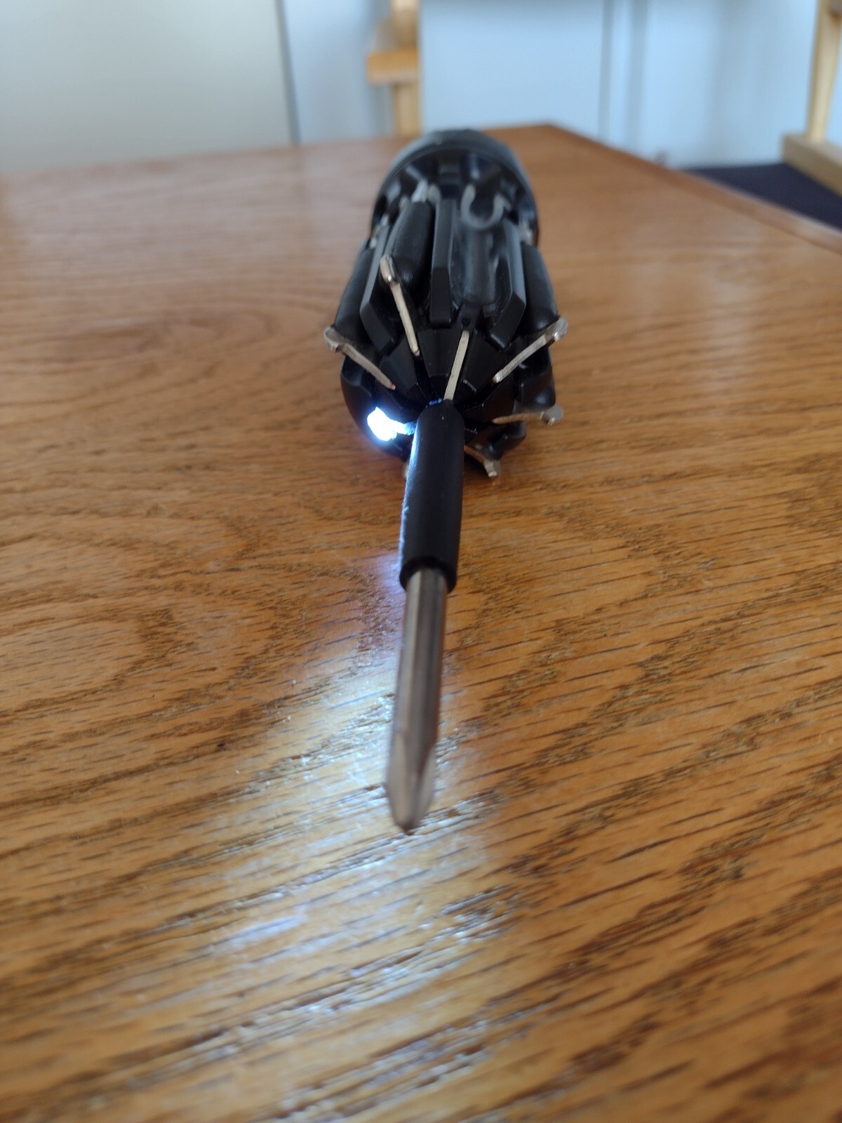 Leed’s Led Light Multitool Seven Screw Drivers Two Lights Tested