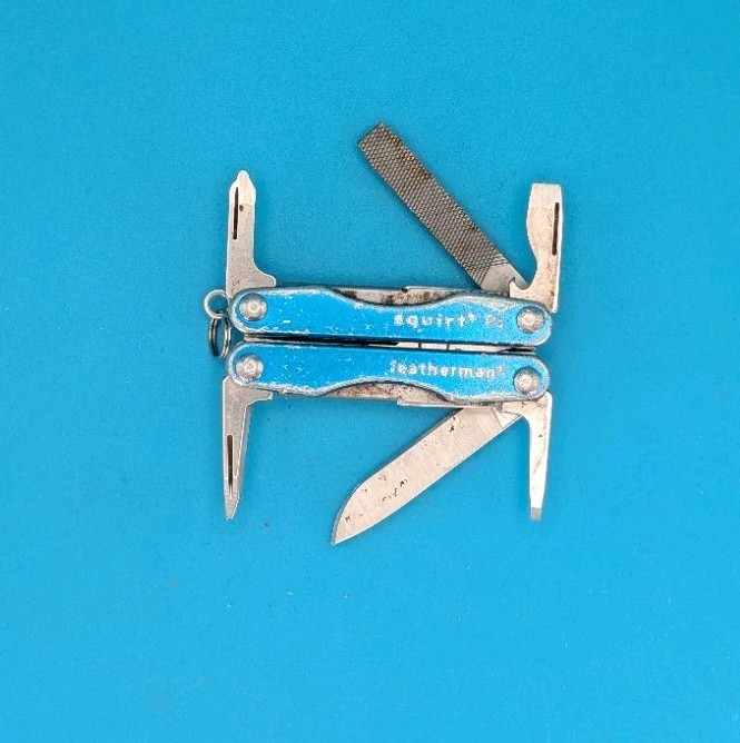 Leatherman Squirt P4 Multi-Tool, Key Ring, Retired, BLUE!