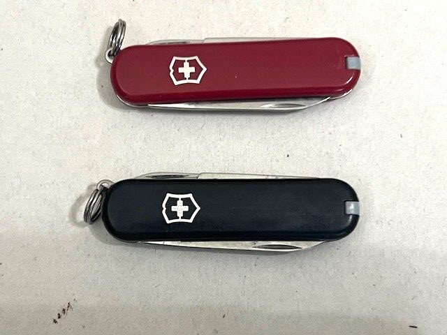 Lot of 2 Victorinox SWISS Army Red & Black small MULTI TOOLS 52mm – Great