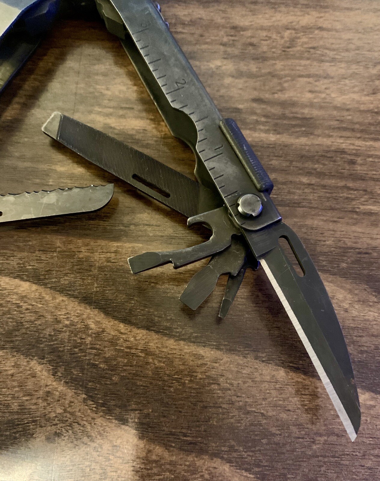 Gerber MP600 Black Oxide Multi-Tool Needle Nose Pliers Carbide Cutters Knife