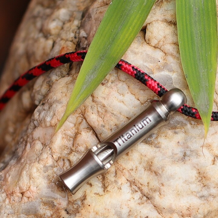 New Small Pure Titanium Whistle Portable EDC Outdoor Training Whistle 50mm/1.97″