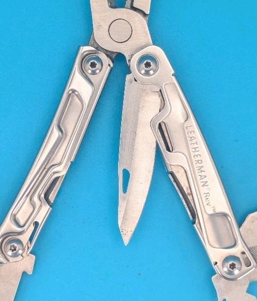 Leatherman Rev 3.8″ Multi-Tool, Stainless! *UBC GRADUATE*
