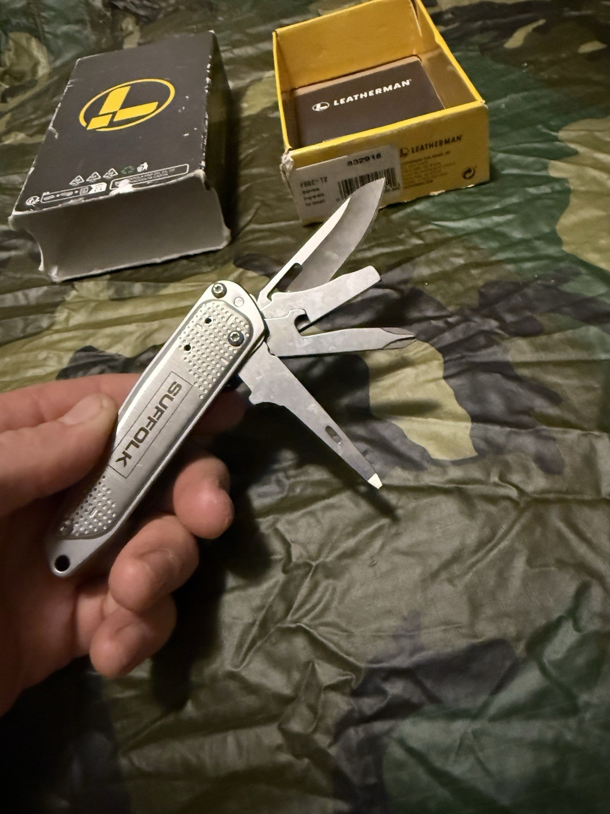 Leatherman FREE T2 Pocket Knife Multi-tool!