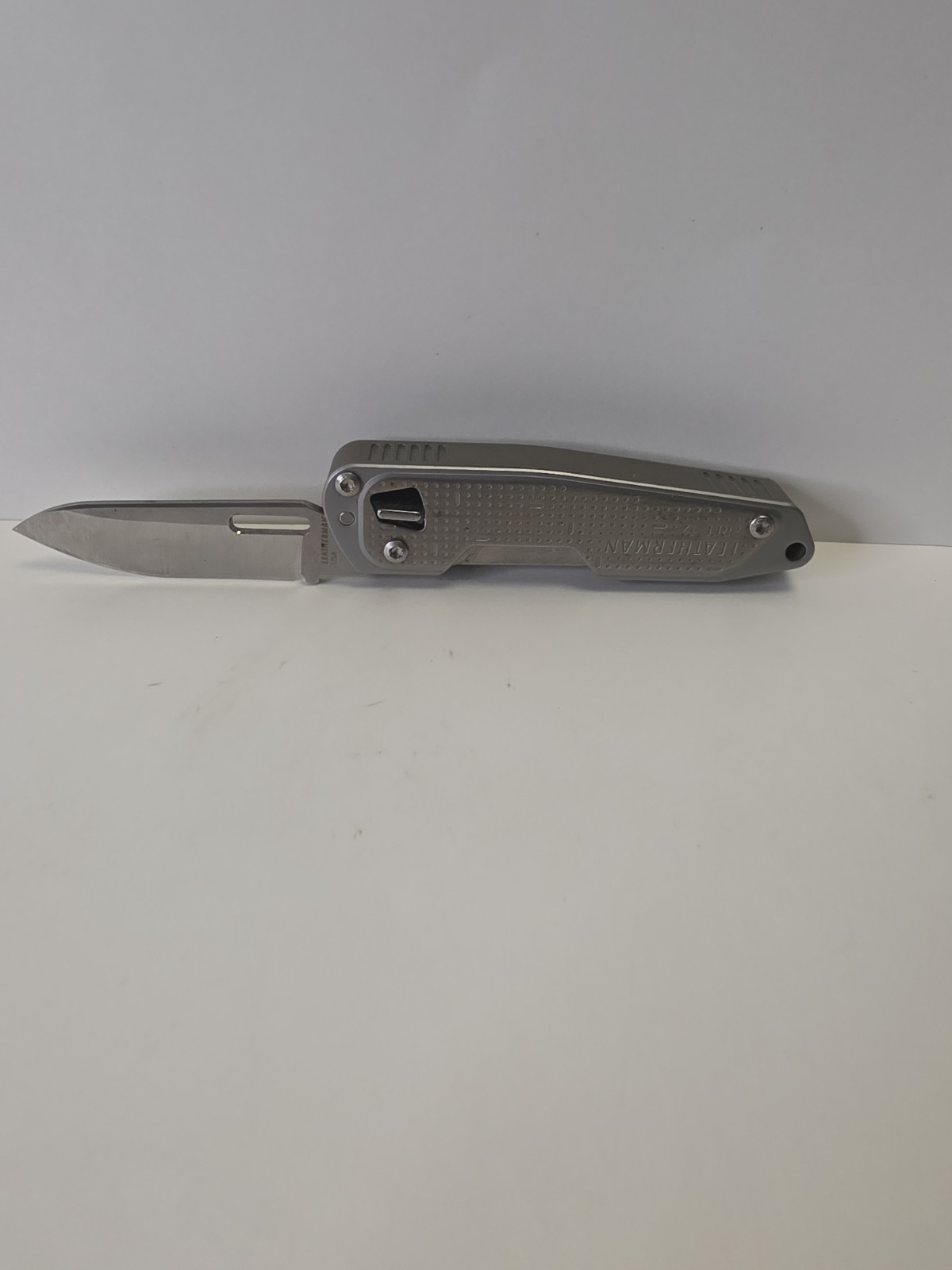 Leatherman FREE T2 Pocket Knife Multi-tool