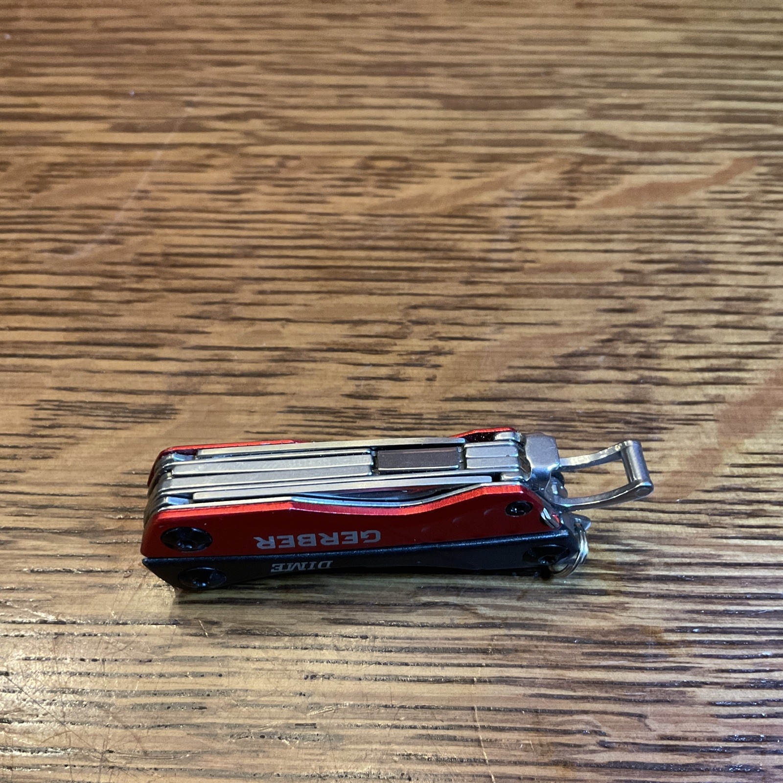 Gerber Dime Multi Tools Red & Black in extremely good condition