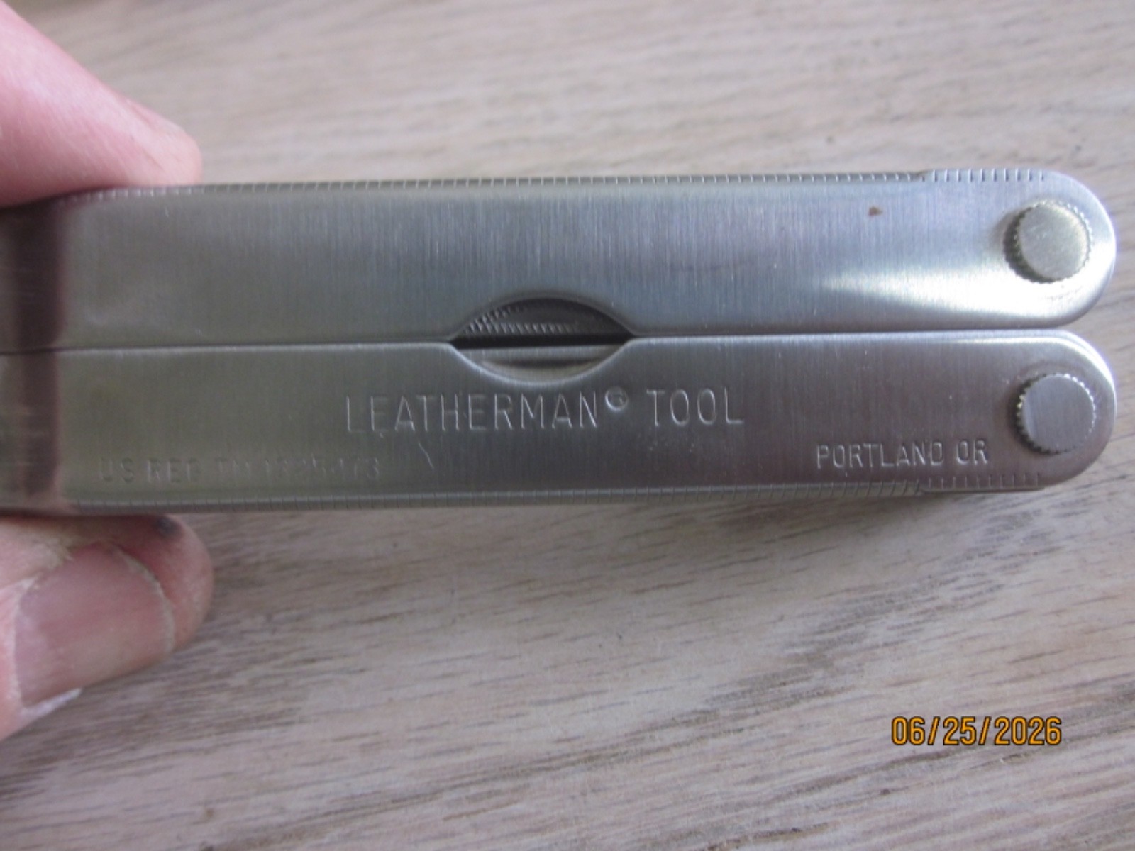 VTG ORIG. LEATHERMAN DATED 03-1995 MULTI PLIERS TOOL W/BROWN CASE “LOOKS UNUSED”