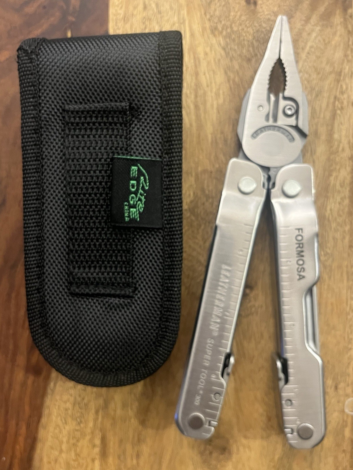 Leatherman Super Tool 300 Multitool SUPER NICE!! w/Beautiful Sheath