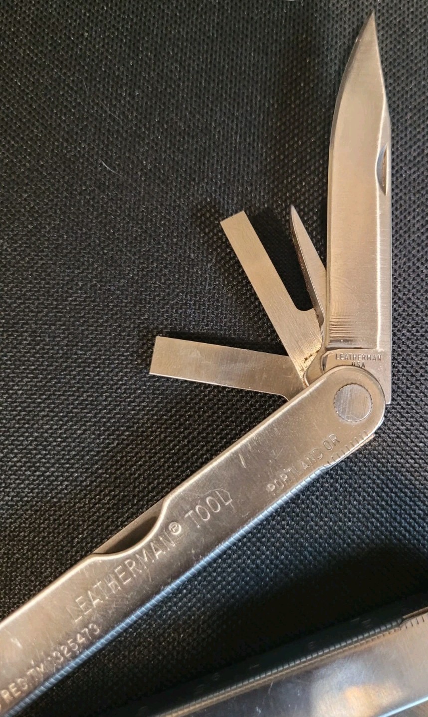VINTAGE LEATHERMAN SURVIVAL TOOL ORIGINAL MULTI-TOOL TM1325473 Mint Condition