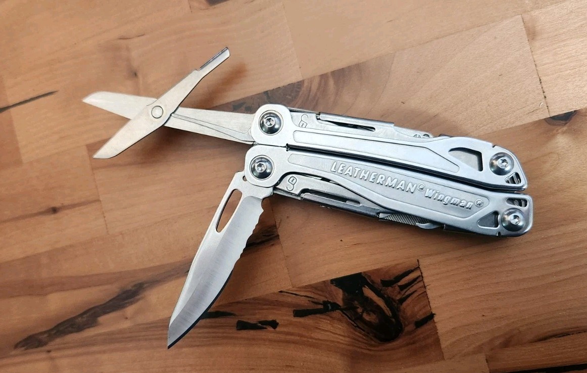 Leatherman Wingman Multitool Spring-Action Pliers Scissors w/ Sheath – New U22