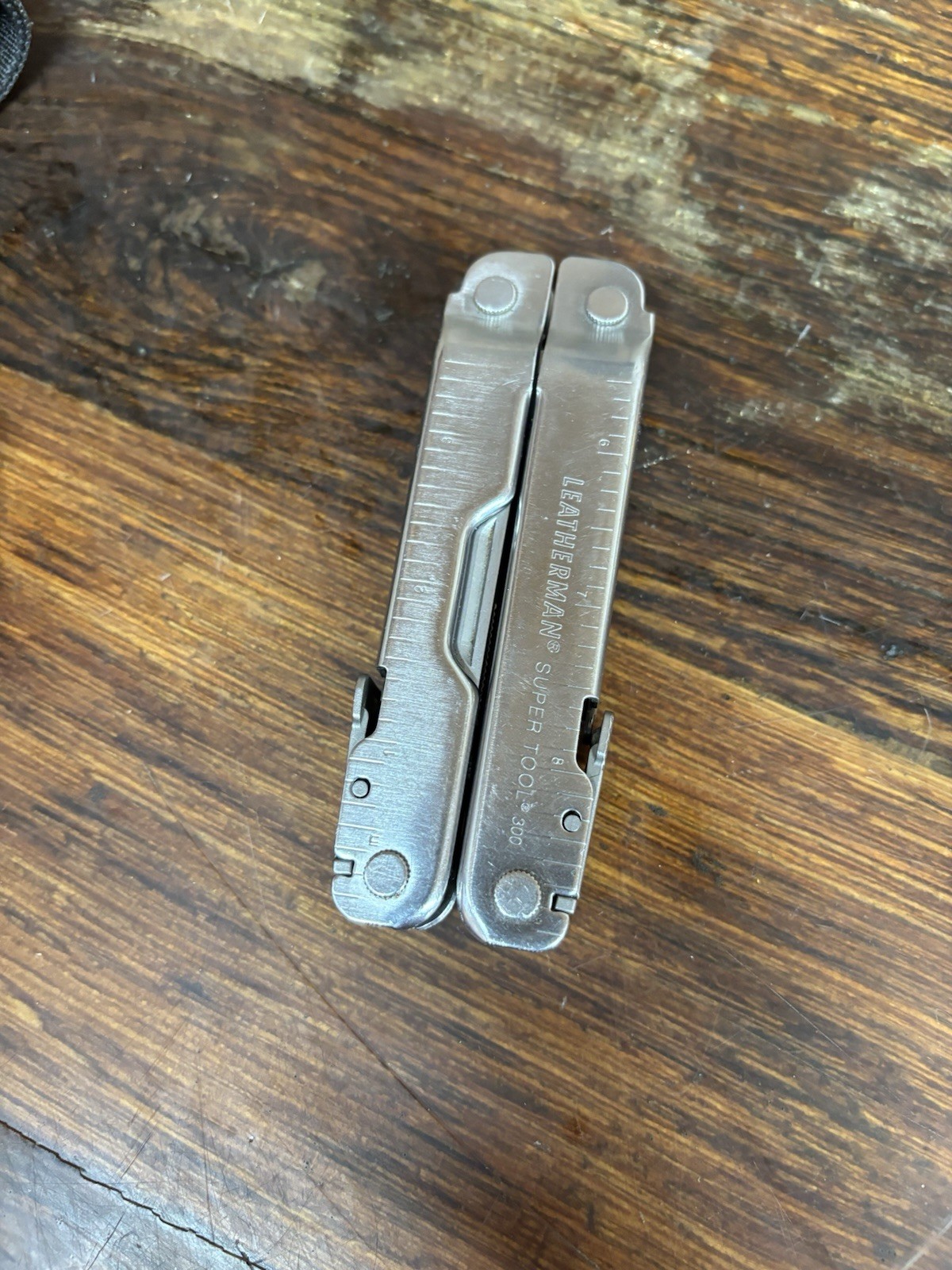 Leatherman Super Tool 300 Multi-Tool USA 01/16 in good condition