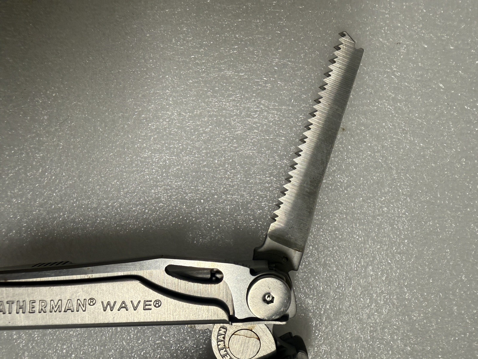 Leatherman Wave Multi‑Tool w/ Nylon Sheath –Stainless Steel–Great Condition