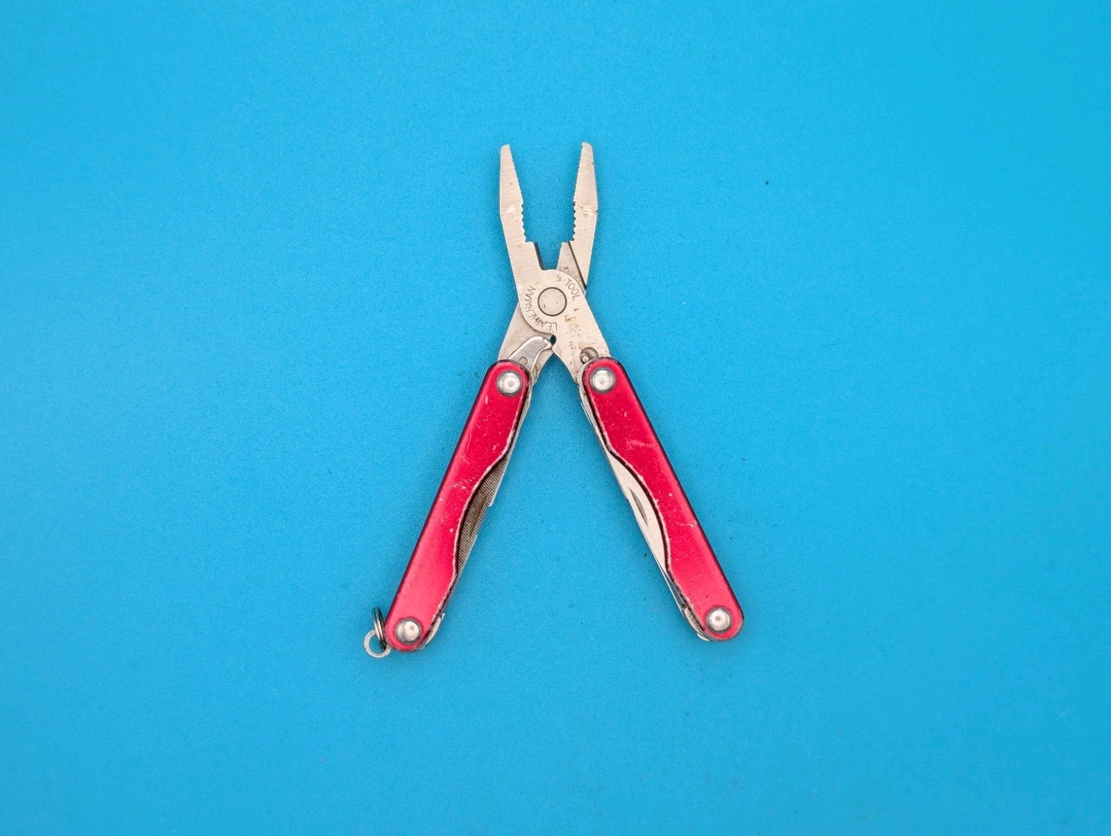 Leatherman Squirt P4 Multi-Tool, Key Ring, Retired, RED!