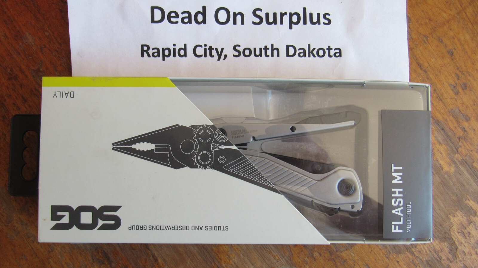 SOG Flash MT 7 tool Multi-Tool CRYO D2 Blade Stainless Steel Handle Black Grey