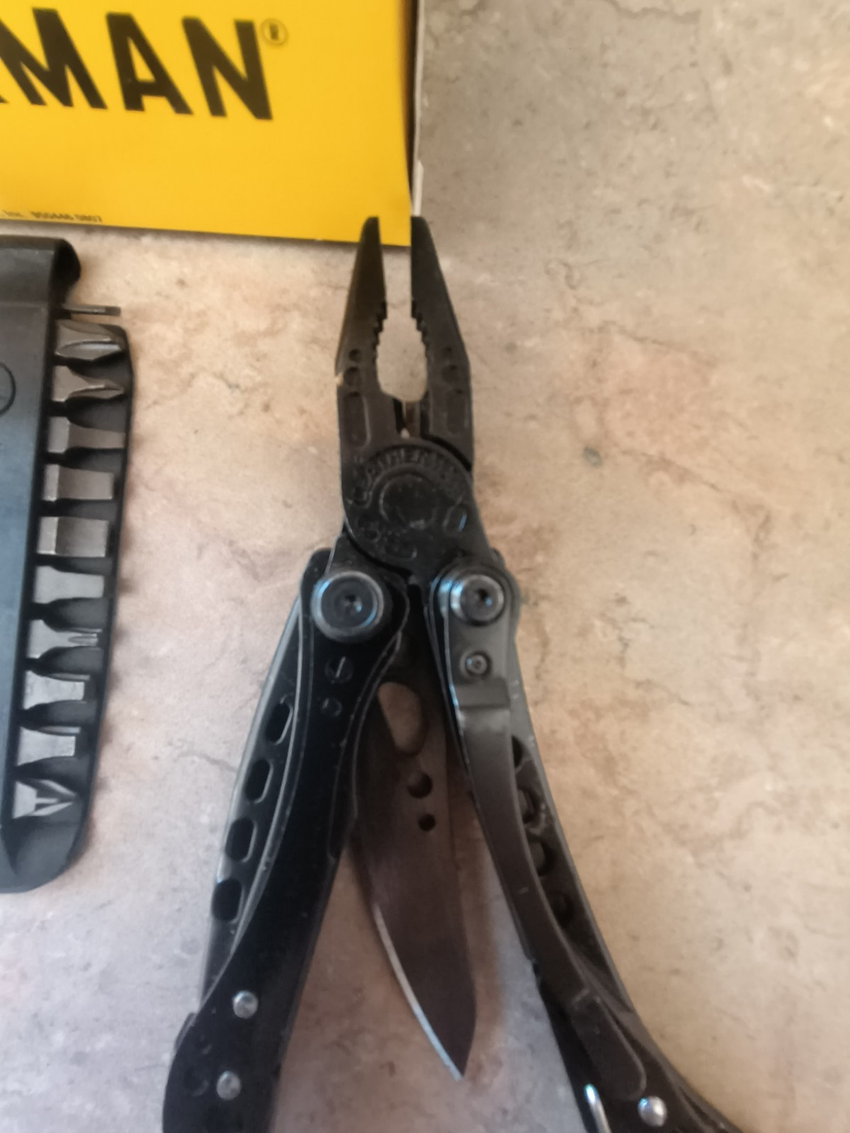 Leatherman Skeletool CX Onyx 833129 Mutli-Tool/Bit Kit/Nylon Sheath 934860