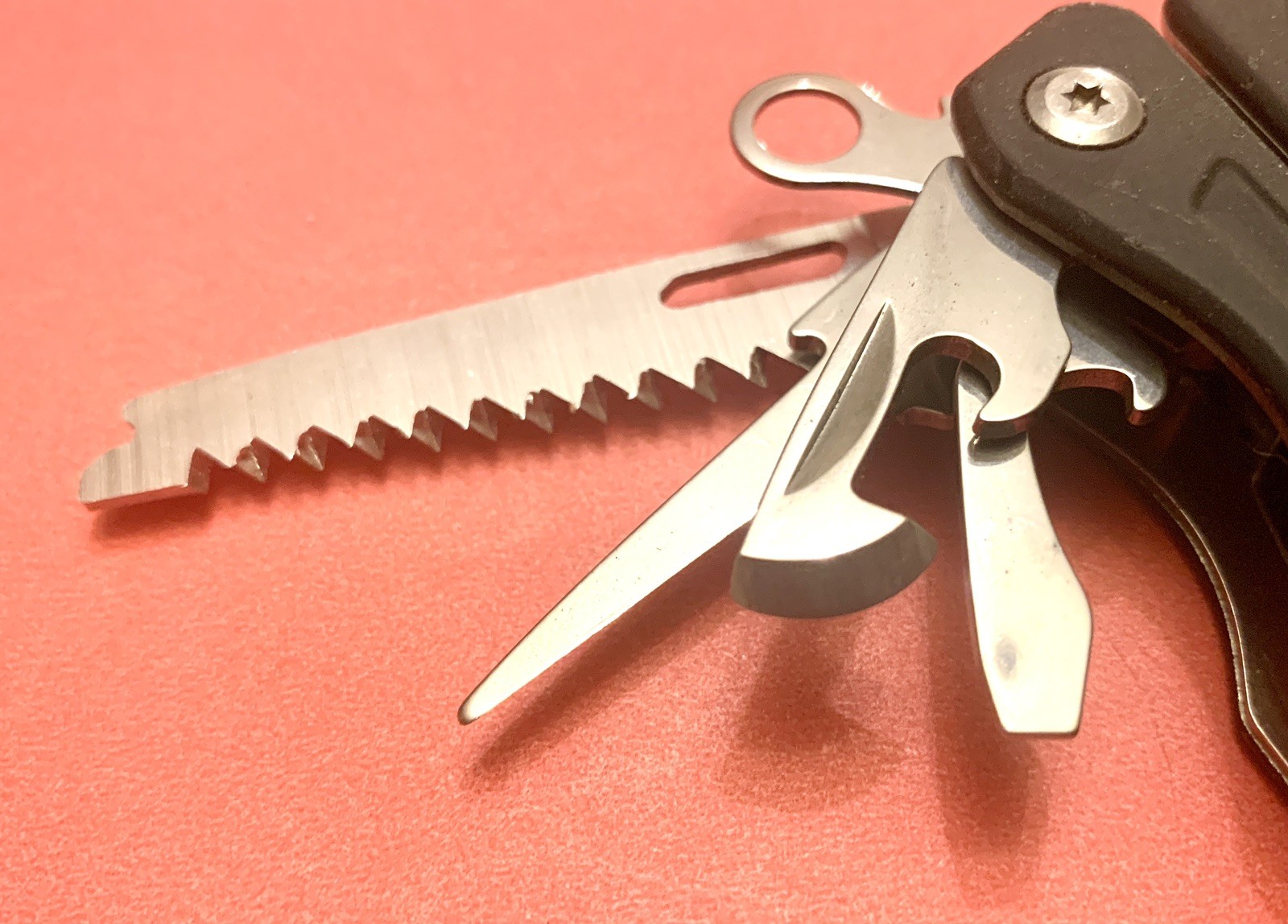 HIGH SIERRA 14-IN-1 MULTI-PLIERS TOOL RUBBER COATED COMPACT CARRIED NOT USED