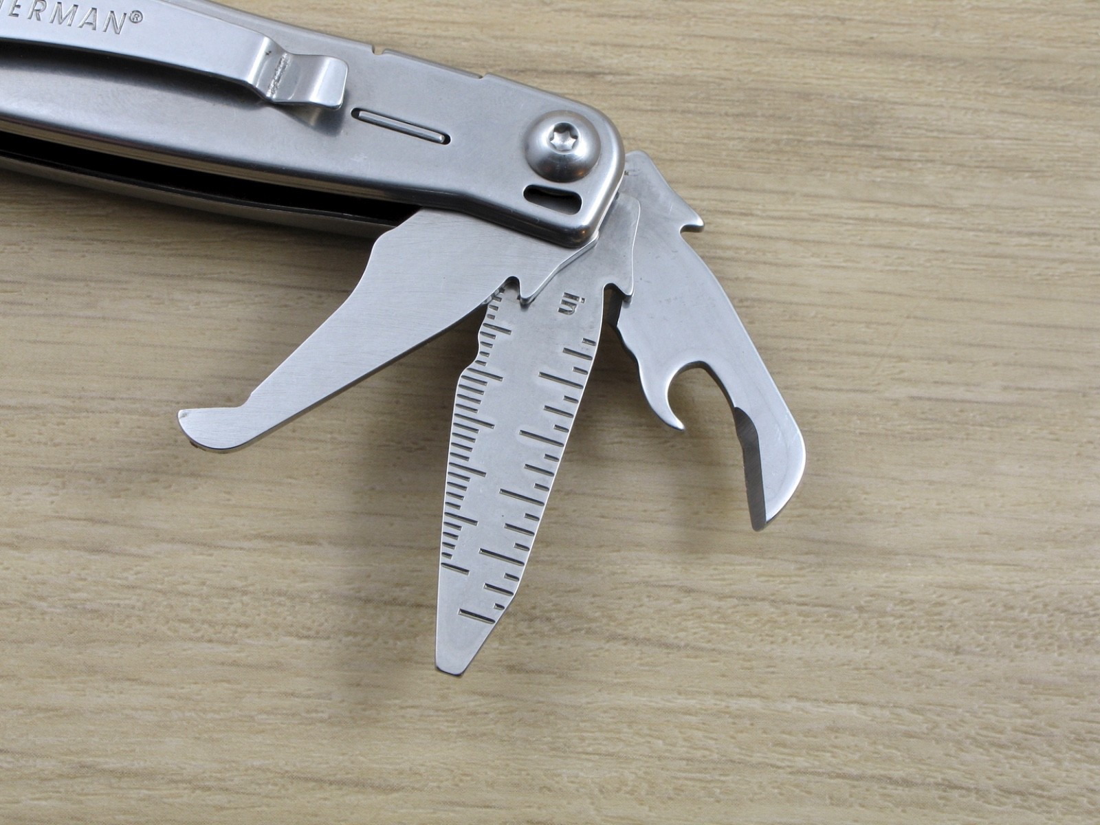 Leatherman Wingman Multi-Tool, Knife, Pliers, Stainless, USA – “SUFFOLK OEA”