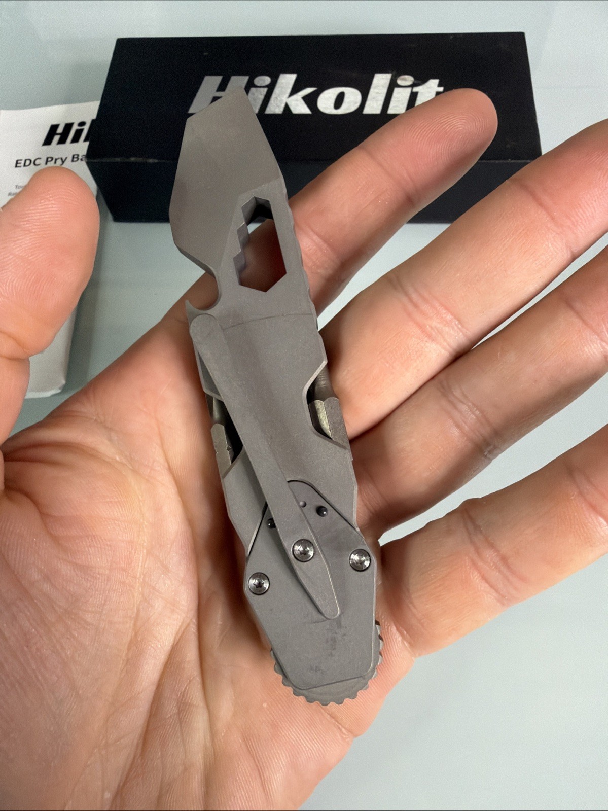 Versatile EDC Multitool Pry Bar with Ratchet Screwdriver, Bottle Opener & Hex Wr