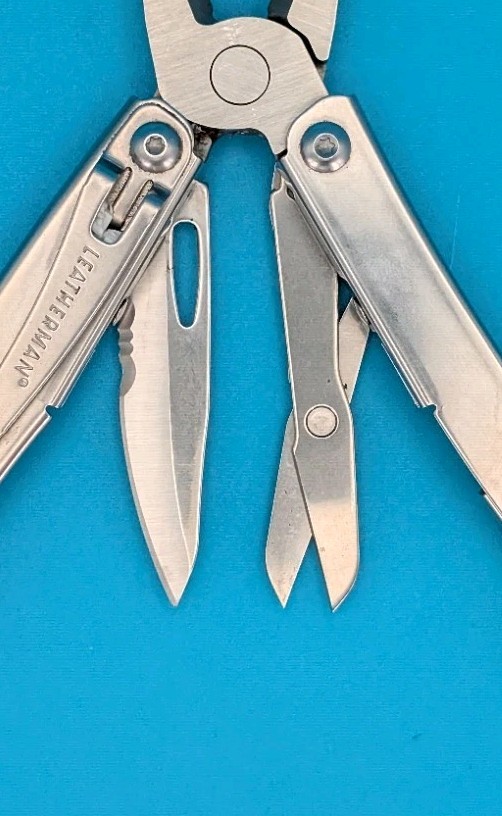 LEATHERMAN WINGMAN MULTI-TOOL! FAST SHIPPING!
