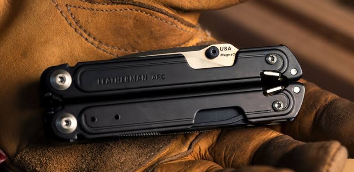 Leatherman Arc Obsidian Multitool Limited Edition – Leather Sheath Included