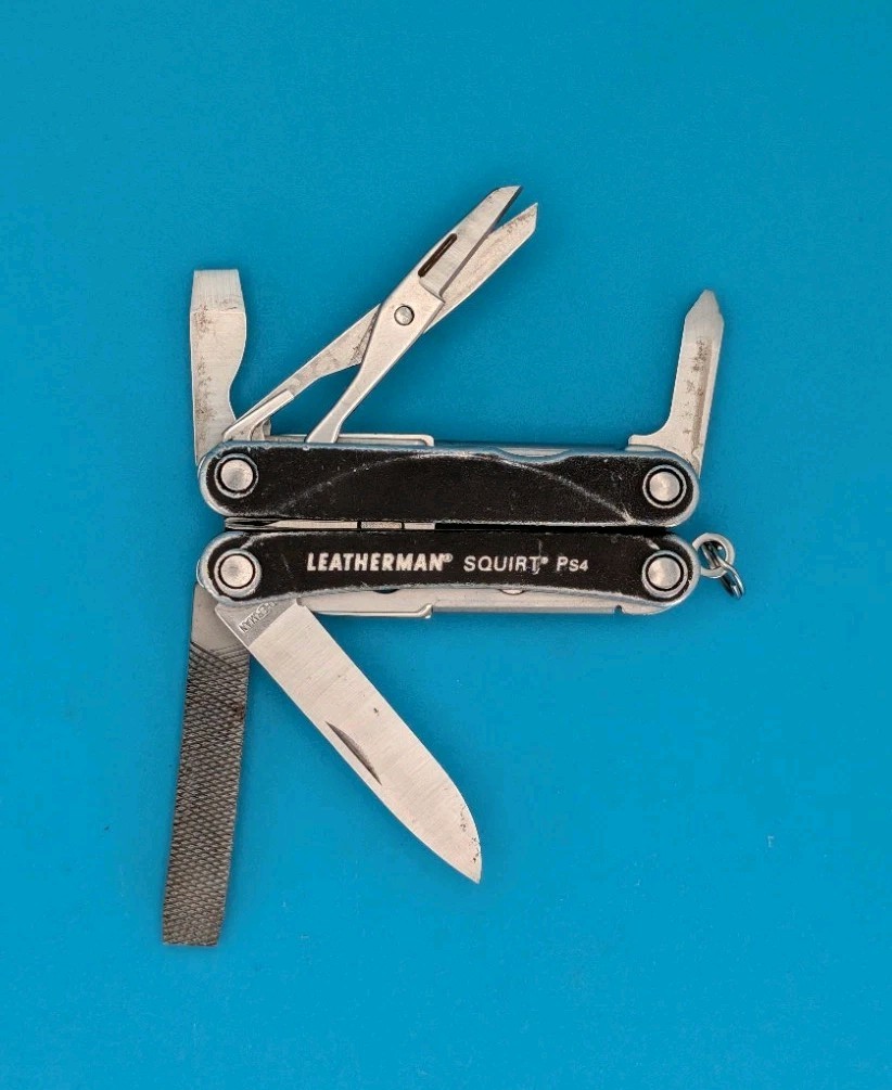 Leatherman SQUIRT PS4 Multi-Tool! BLACK! *broken scissors spring*