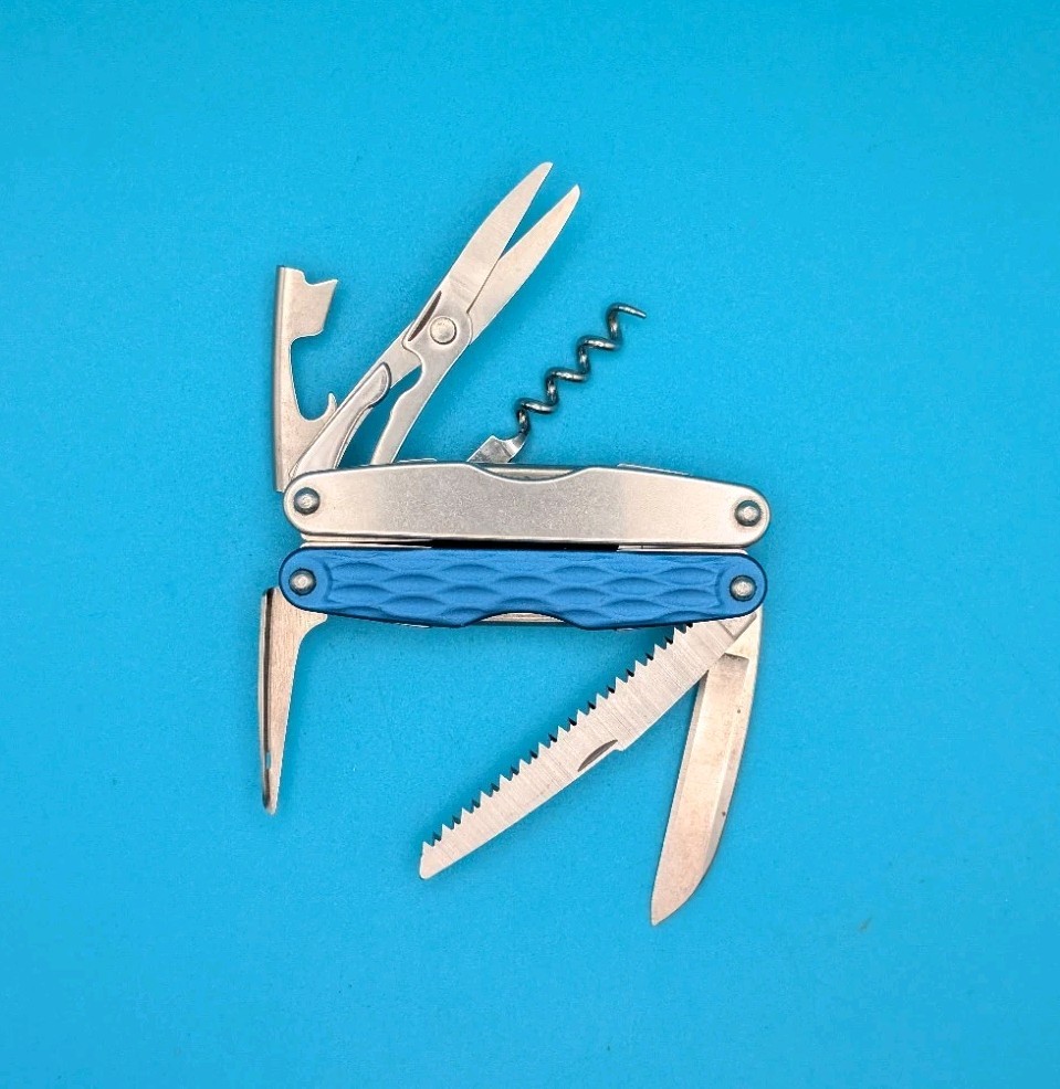 Leatherman Juice CS4 Multi Tool! Retired! COLUMBIA BLUE!