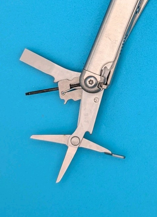 Leatherman Wave Plus + Multi-Tool! FAST SHIPPING! WITH SHEATH! EXCELLENT