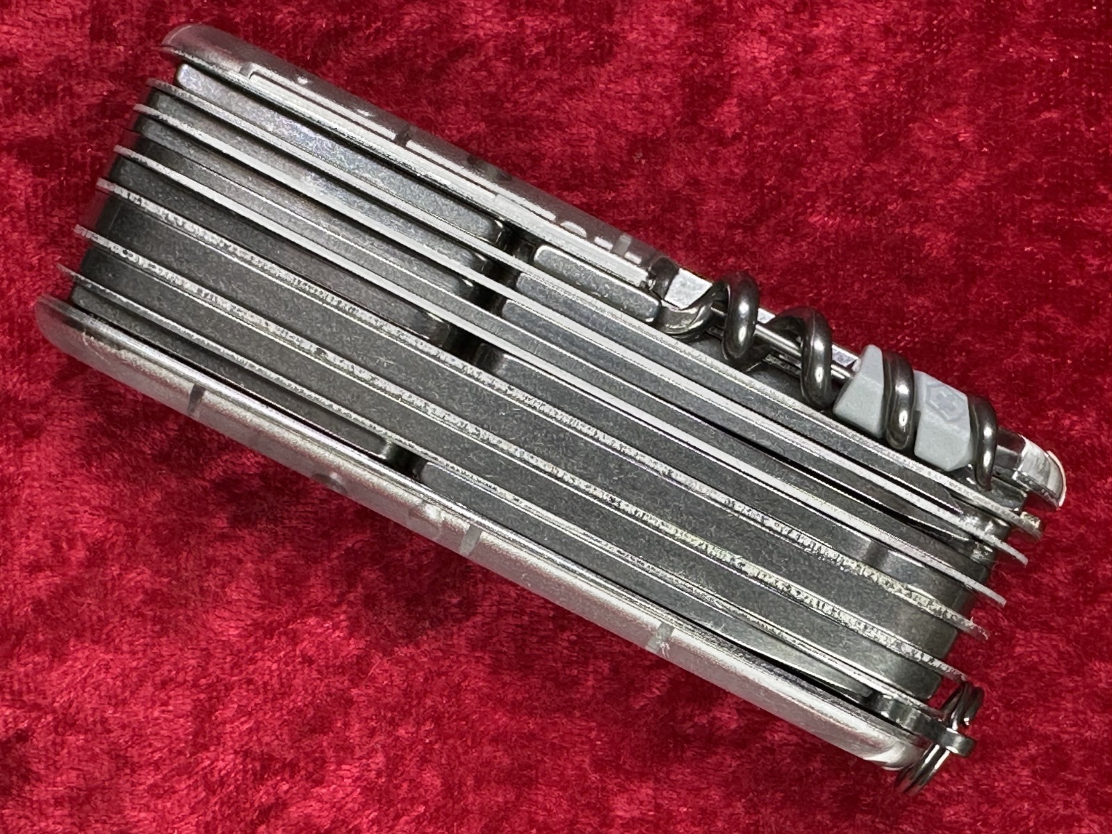 Victorinox SwissChamp SilverTech Swiss Army Knife 91mm 21 Tool 8 Layer (674)