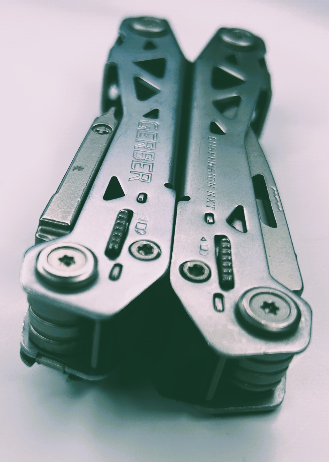 GERBER Suspension NXT Multi-Tool with Pocket Clip and 15 Funct