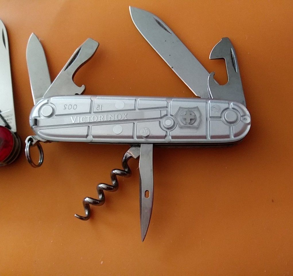 Victorinox Swiss Army Knife, Spartan / Tinker Combo 2 Knives 1 Price – Very Nice