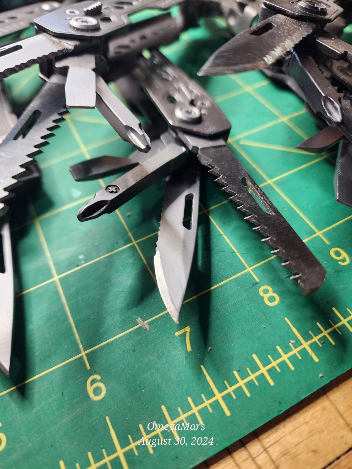 Gerber Truss 17-in-1 Multi Tool Random selection of x1(ONE) per order NO Sheath!