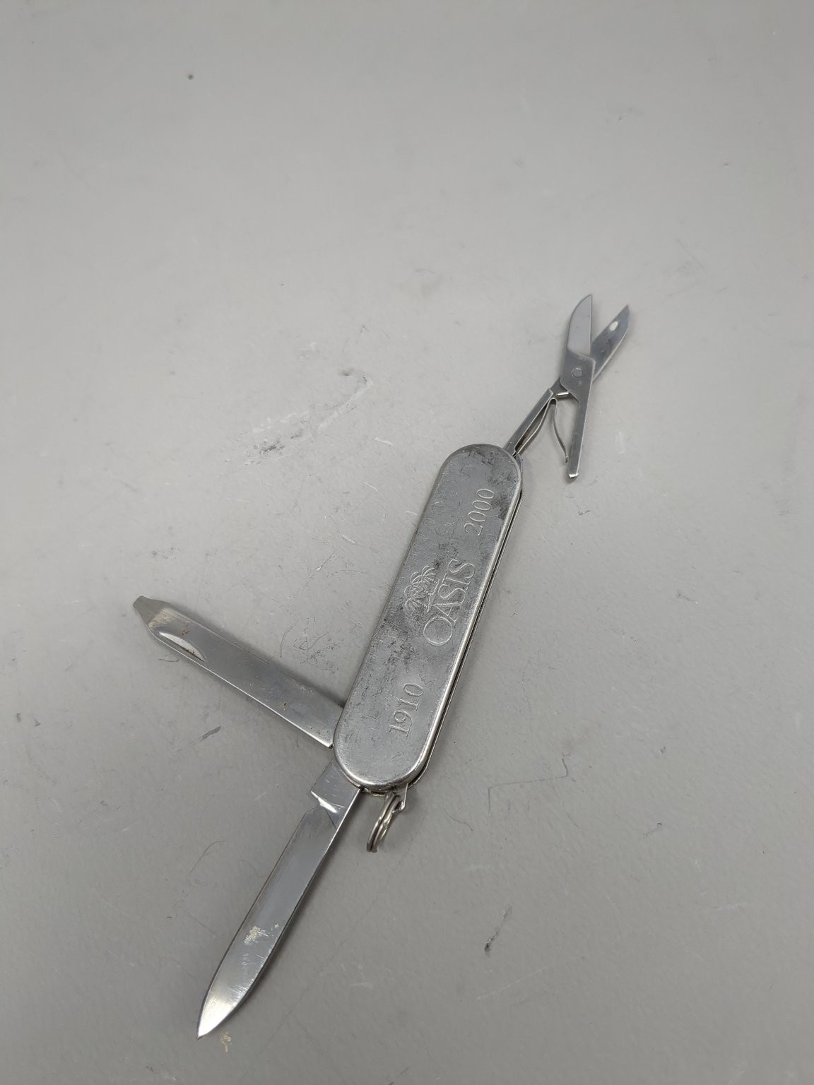 Oasis 1910-2000 Multi-Tool Pocket Knife Nail File Scissors USA