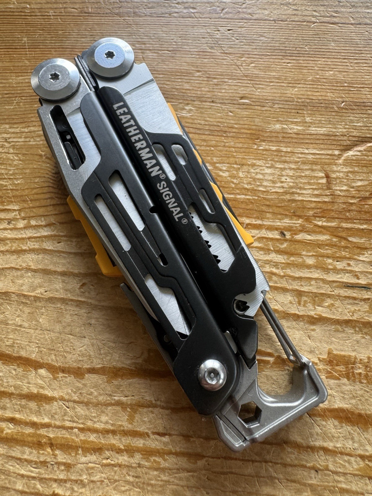 Leatherman Signal Multi-Tool Black / Yellow – Excellent!