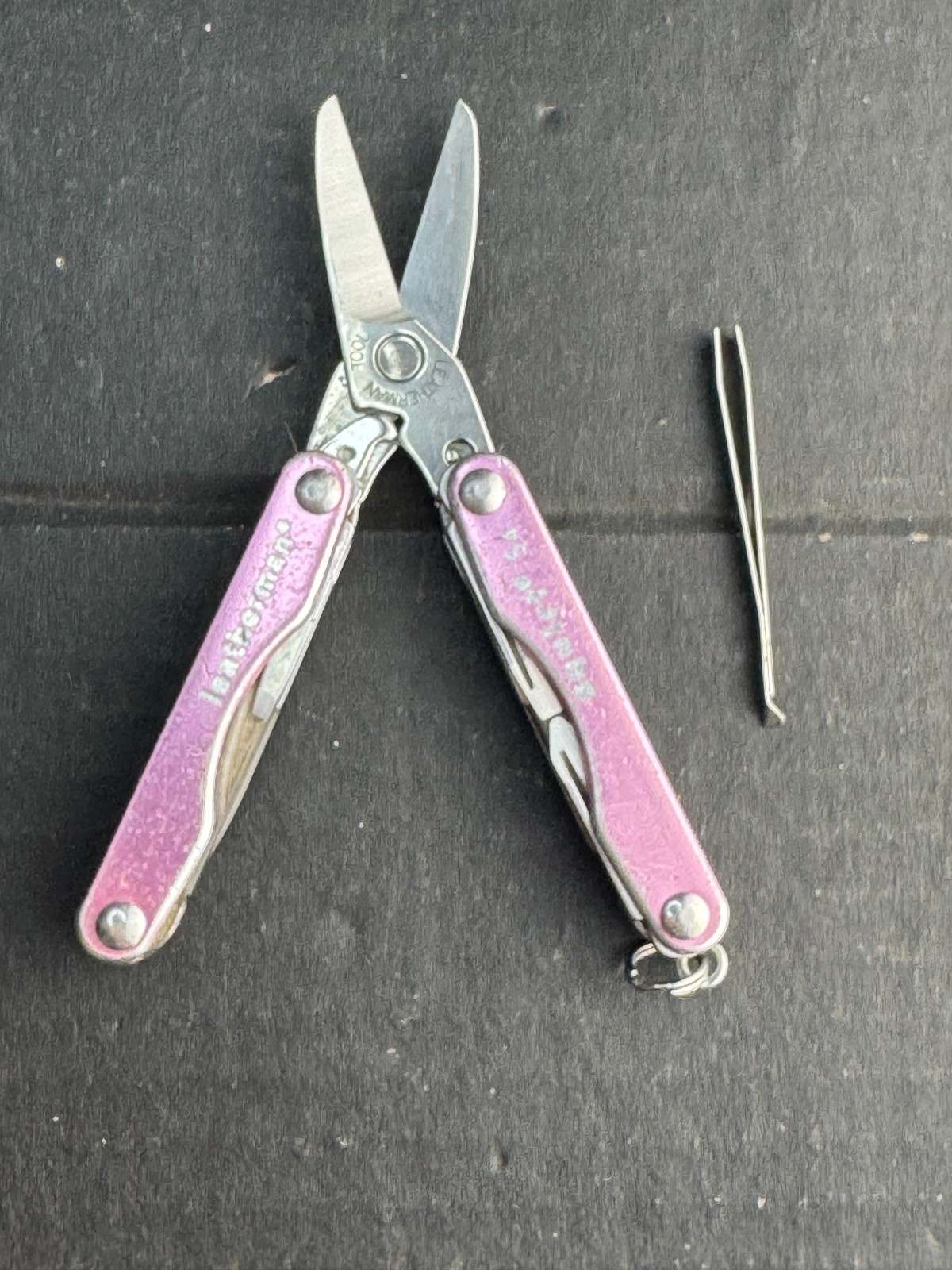 Leatherman Squirt S4 Stainless Steel Multitool Keychain – Various Colors
