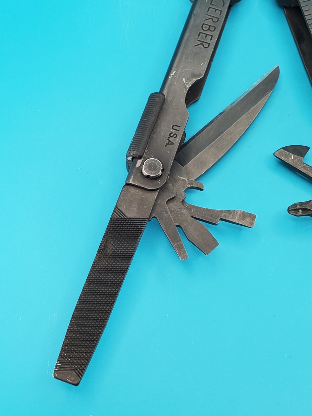 Gerber MP600 Black Oxide Multi-Tool Needle Nose Pliers!